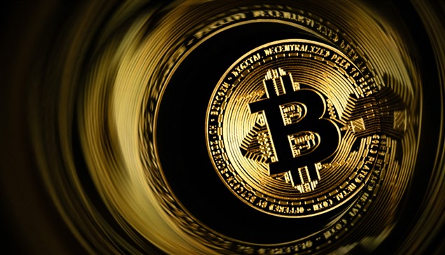 خسائر فبراير تعصف بـ"بيتكوين".. أطول نزيف منذ 2022