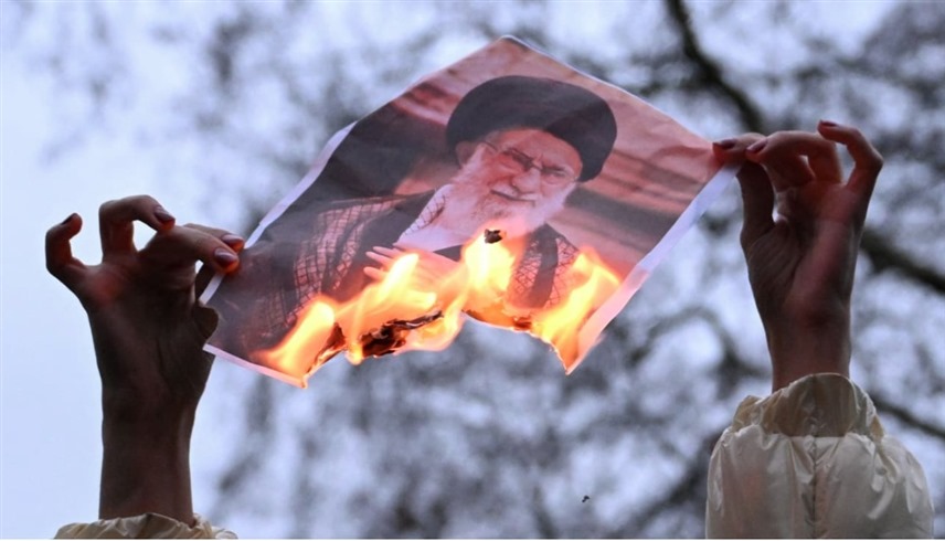 صورة المرشد الأعلى علي خامنئي خلال تظاهرات (أرشيف)