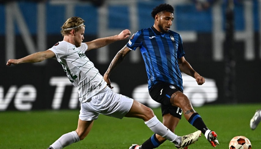 لاعب أتالانتا إيدرسون لورينسو (رويترز)