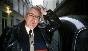 وفاة كاتب الجاسوسية الشهير لين ديتون عن 97 عاماً 