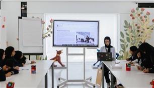 اللوفر أبوظبي يطلق منصة رقمية رائدة لتمكين المُعلّمين ودمج الفن بالمناهج