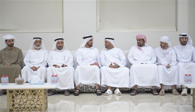سيف بن زايد يقدم واجب العزاء في شهيد الوطن والواجب الملازم أول علي الطنيجي