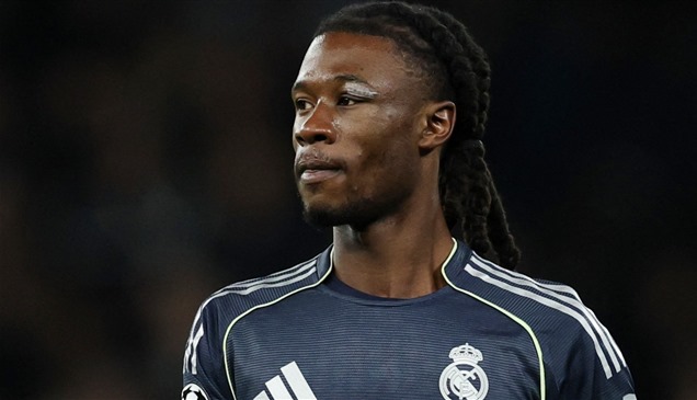 ليفربول يتصدر سباق التعاقد مع كامافينغا مقابل 50 مليون يورو