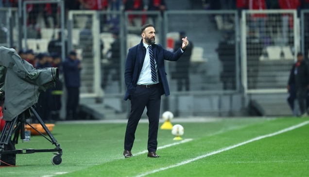 إيقاف مدرب بلوزداد ومعاقبة نجومه قبل صدام الزمالك
