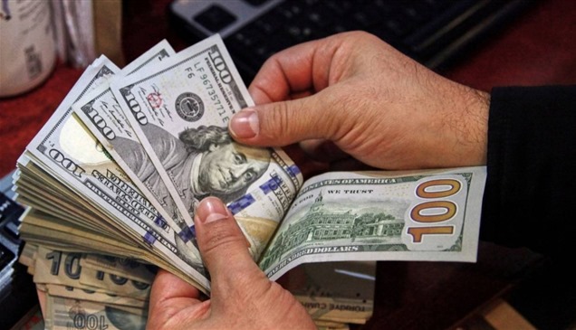 الدولار يرتفع مجدداً أمام الجنيه المصري 