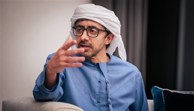 عبدالله بن زايد يدين استهداف البنية التحتية المدنية والمنشآت المدنية في المنطقة