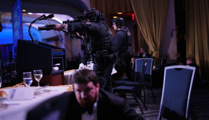 جانب من حادث حفل البيت الأبيض (رويترز)