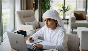 السلامة الرقمية للطلبة.. منظومة حماية متكاملة بين المدرسة والأسرة