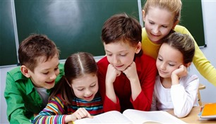 بمناسبة اليوم العالمي لكتاب الطفل.. القراءة الجهرية تعزز مهارات اللغة والإبداع