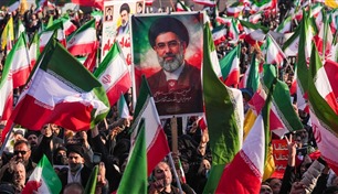 تصاعد نفوذ الجنرالات يعيد تشكيل القرار في إيران 