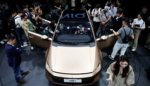 من الركن الذاتي إلى طلب القهوة.. سيارات صينية تتحول إلى مساعد شخصي على الطريق