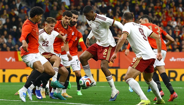 منتخب مصر يجرح كبرياء "لاروخا" في عقر الدار 