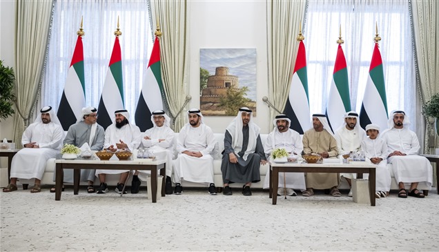 رئيس الدولة والشيوخ يحضرون حفل زفاف زايد بن طحنون بن محمد