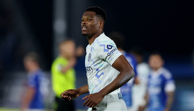 برشلونة وليفربول يتنافسان على ضم دومفريس مقابل 25 مليون يورو فقط