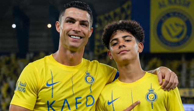 ثنائية الأب والابن.. رونالدو وجونيور في فريق واحد