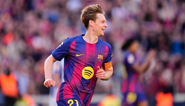 دي يونغ على رادار "حديقة الأمراء" بـ70 مليون يورو