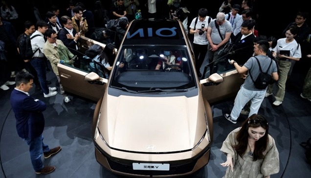 من الركن الذاتي إلى طلب القهوة.. سيارات صينية تتحول إلى مساعد شخصي على الطريق