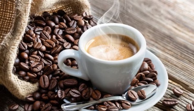 سباق علمي لإنقاذ القهوة.. علماء يطورون سلالات من البن مقاومة لتغير المناخ