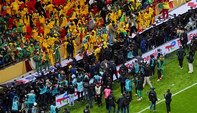 زلزال Le Monde.. كواليس وتدخلات تحكيمية تعصف بنهائي أمم أفريقيا