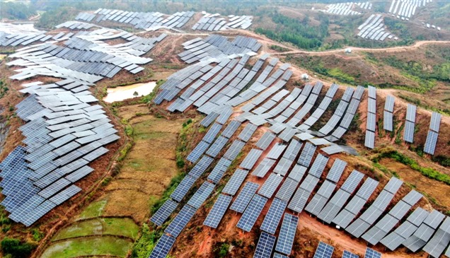 حرب إيران تمنح الصين فرصة لبيع تكنولوجيتها المتجددة