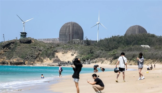 "نيويورك تايمز": صدمة الطاقة الجديدة تدفع العالم للعودة إلى الكهرباء النووية